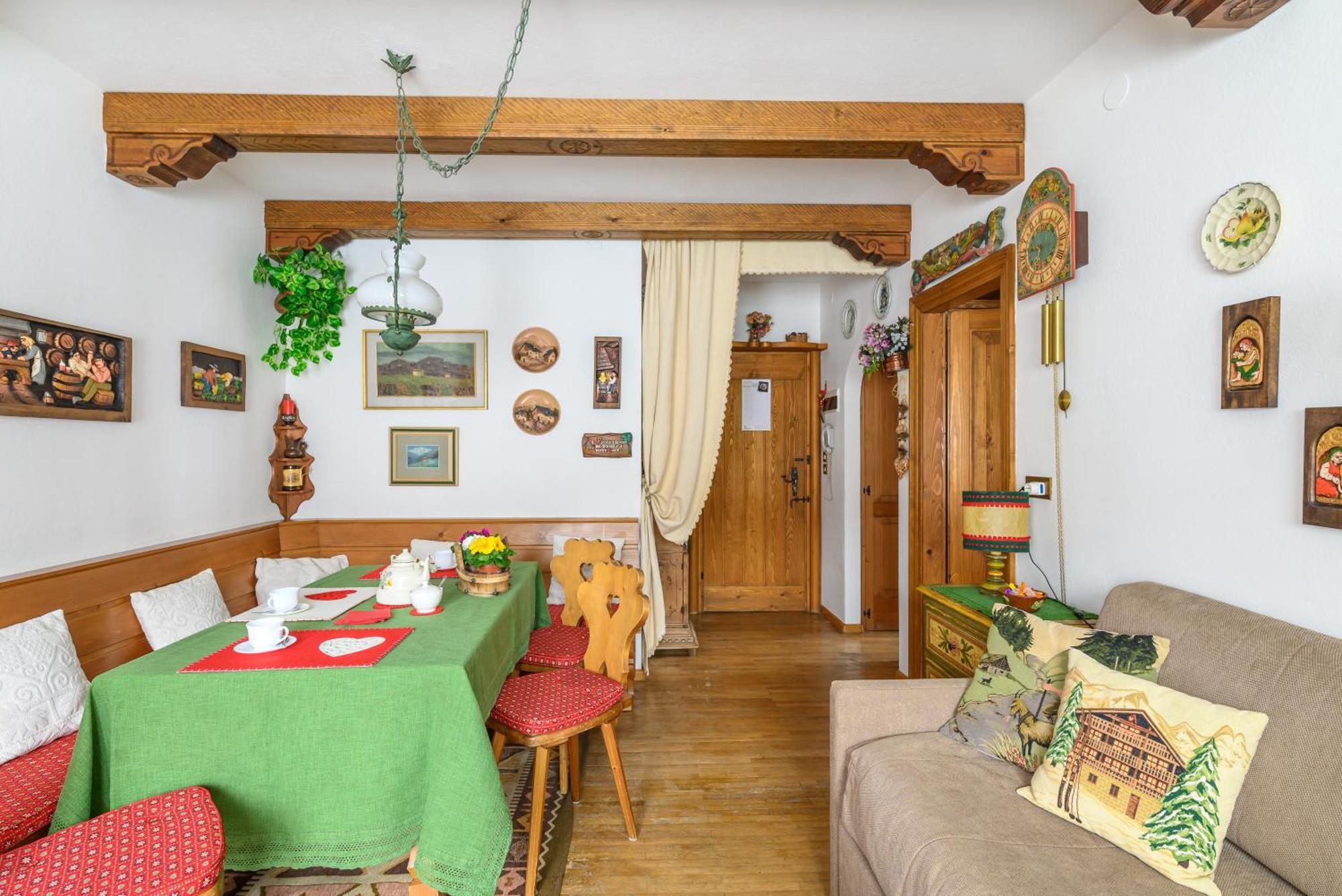Ca' Dello Scoiattolo Apartment Cortina d'Ampezzo Bagian luar foto