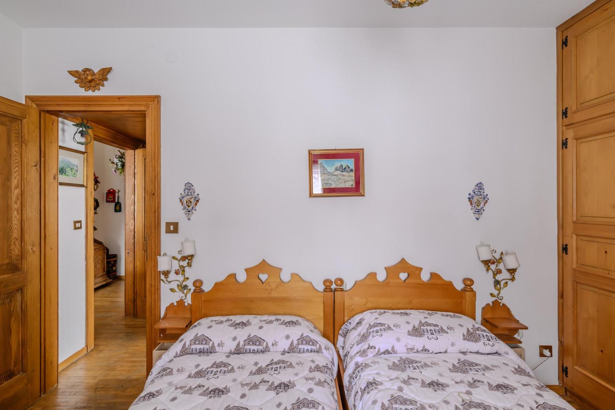 Ca' Dello Scoiattolo Apartment Cortina d'Ampezzo Bagian luar foto